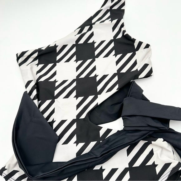 beach riot carlie one piece swimsuit - houndstooth - Picture 8 of 14